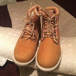 In good condition timberland boots